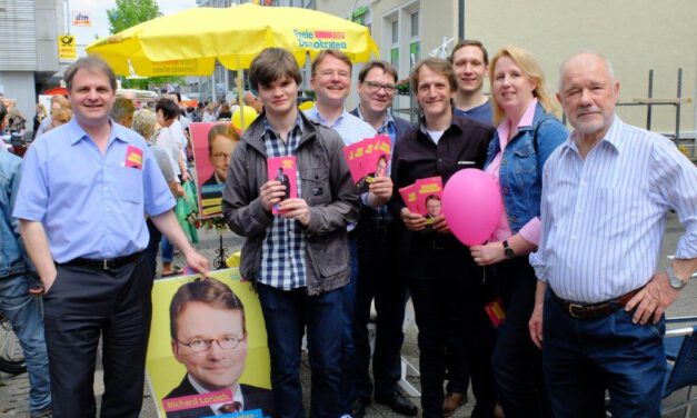 FDP im Ruhrgebiet gratuliert Richard Lorisch