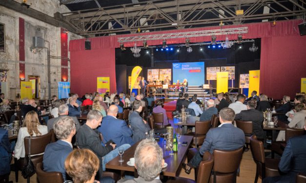 FDP Ruhr begeht 75-jähriges Jubiläum im Revuepalast